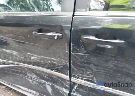 2014 Chrysler Town & Country Touring z USA, uszkodzony, nr VIN 2C4RC1BG8ER234527